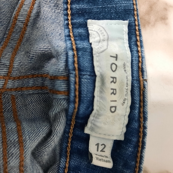 Torrid Denim Jeans Womens 12 Blue Boyfriend Mid Rise Medium Wash 34x30 - Picture 11 of 12